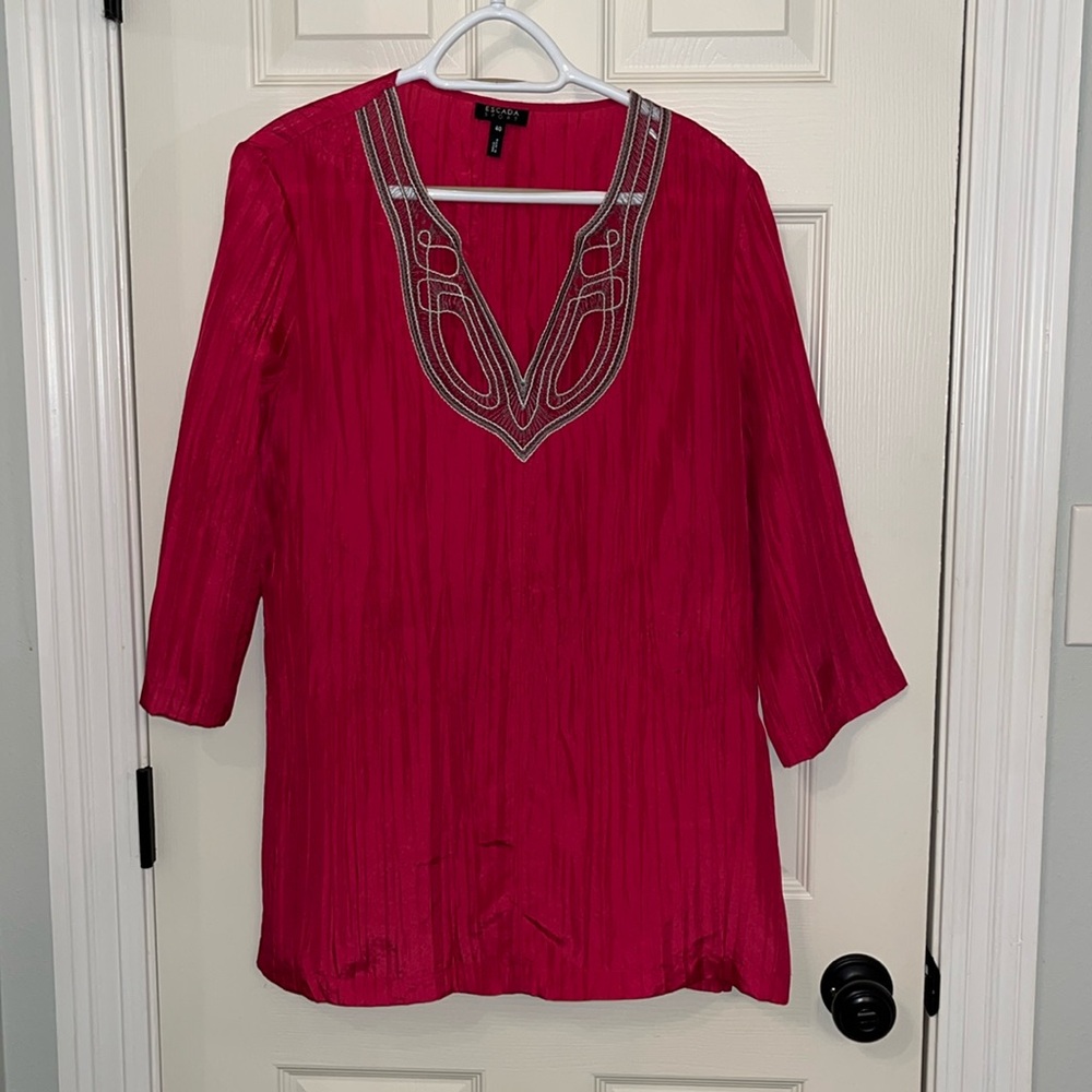 Escada Sport Fuchsia Pleated Silk‎ Tunic Sz 10 (German 40) V-Neck Embroidered